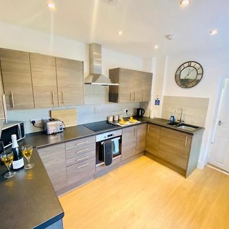 Cannock House ~ 4 Bedrooms All With Ensuite. Rugeley Εξωτερικό φωτογραφία