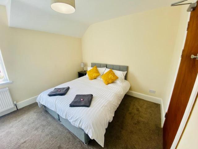 Cannock House ~ 4 Bedrooms All With Ensuite. Rugeley Εξωτερικό φωτογραφία
