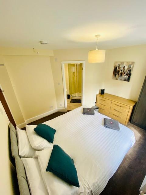 Cannock House ~ 4 Bedrooms All With Ensuite. Rugeley Εξωτερικό φωτογραφία