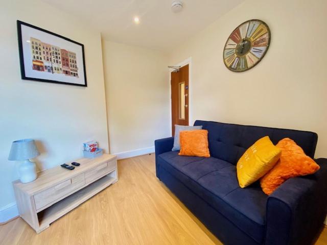 Cannock House ~ 4 Bedrooms All With Ensuite. Rugeley Εξωτερικό φωτογραφία