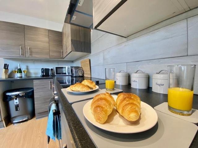 Cannock House ~ 4 Bedrooms All With Ensuite. Rugeley Εξωτερικό φωτογραφία