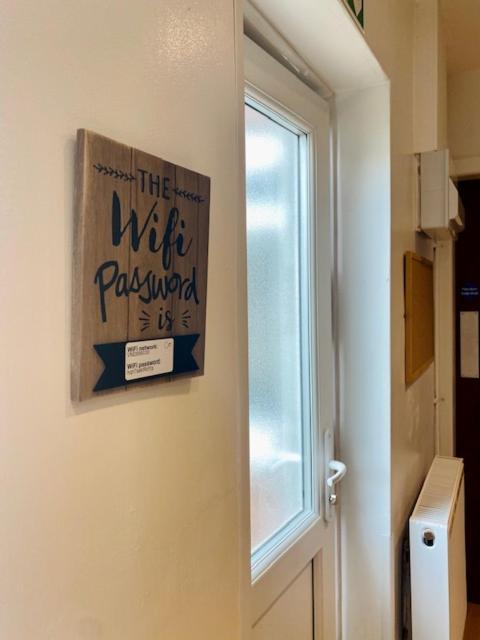 Cannock House ~ 4 Bedrooms All With Ensuite. Rugeley Εξωτερικό φωτογραφία