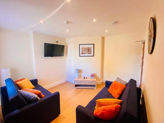 Cannock House ~ 4 Bedrooms All With Ensuite. Rugeley Εξωτερικό φωτογραφία