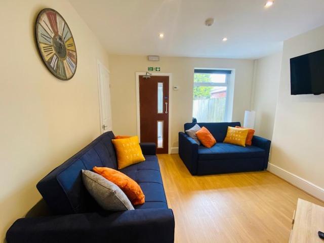 Cannock House ~ 4 Bedrooms All With Ensuite. Rugeley Εξωτερικό φωτογραφία